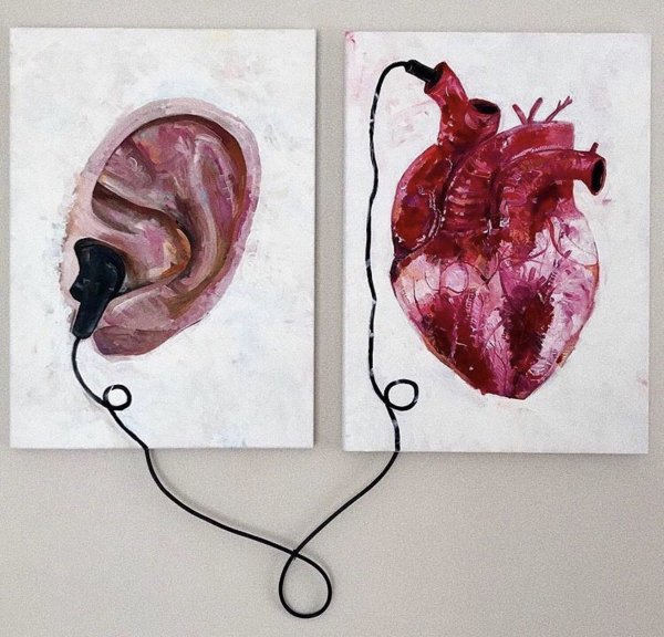 Ürək döyüntüsünü qulağımda hiss edirəm